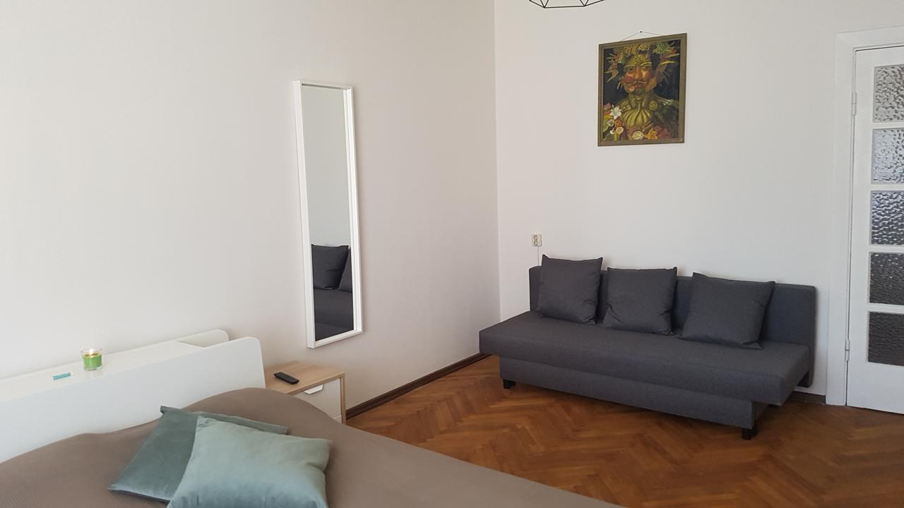 Beatrises Apartamenti Apartment Riga Exterior photo